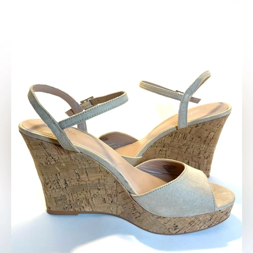 Charles David Lambert‎ Cork Platform Wedge in Nude Size 11M